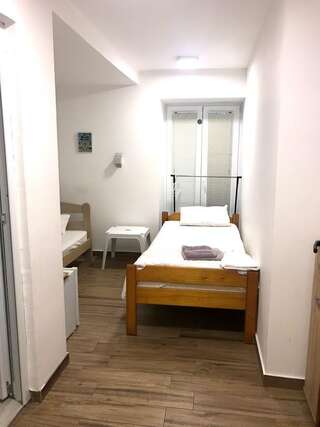 Апартаменты Tivoli apartments Рафаиловичи Трехместный номер с балконом-5