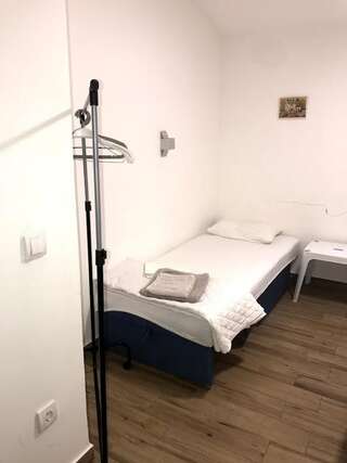 Апартаменты Tivoli apartments Рафаиловичи Трехместный номер с балконом-34