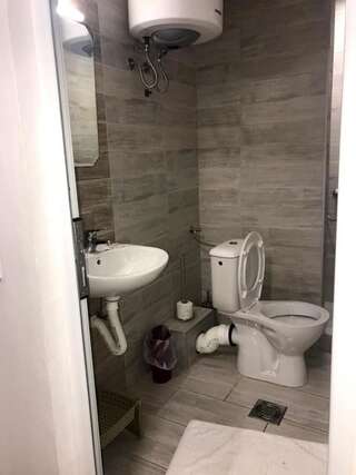 Апартаменты Tivoli apartments Рафаиловичи Трехместный номер с балконом-45