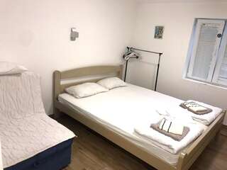 Апартаменты Tivoli apartments Рафаиловичи Трехместный номер с балконом-49