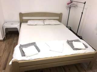 Апартаменты Tivoli apartments Рафаиловичи Трехместный номер с балконом-59