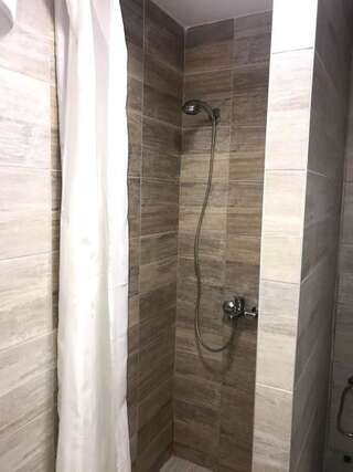 Апартаменты Tivoli apartments Рафаиловичи Трехместный номер с балконом-63